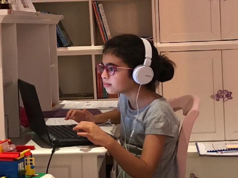 ۳- آموزش زنده ی زبان فارسی برای کودکان K1</br>یک ساعت در هفته و ۹ جلسه  در هر ترم ( ۹ هفته)